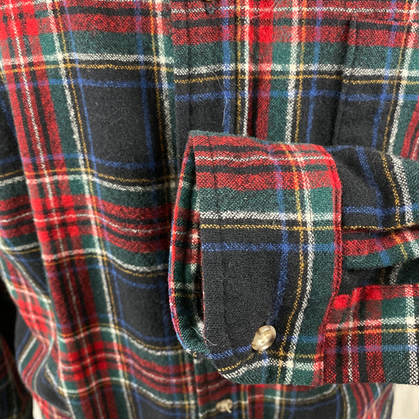 Left Cuff View on Pendleton Black Stewart Tartan Trail Shirt Wool Flannel Shirt SZ L