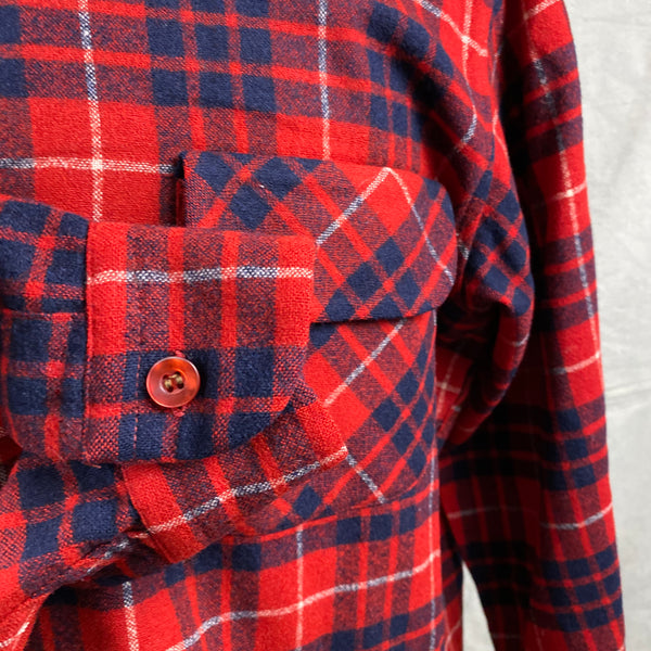 Right Cuff View on Vintage Red & Blue Pendleton Board Shirt SZ L
