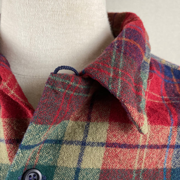 Close Up Collar View of Pendleton Red Blue & Green Plaid Wool Board Shirt SZ XL