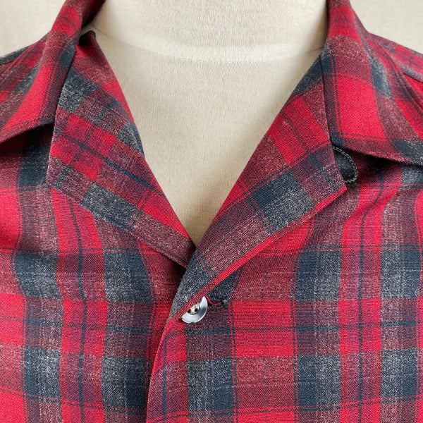 Loop Collar View of Vintage Sir Pendleton Red and Grey Wool Shirt SZ L