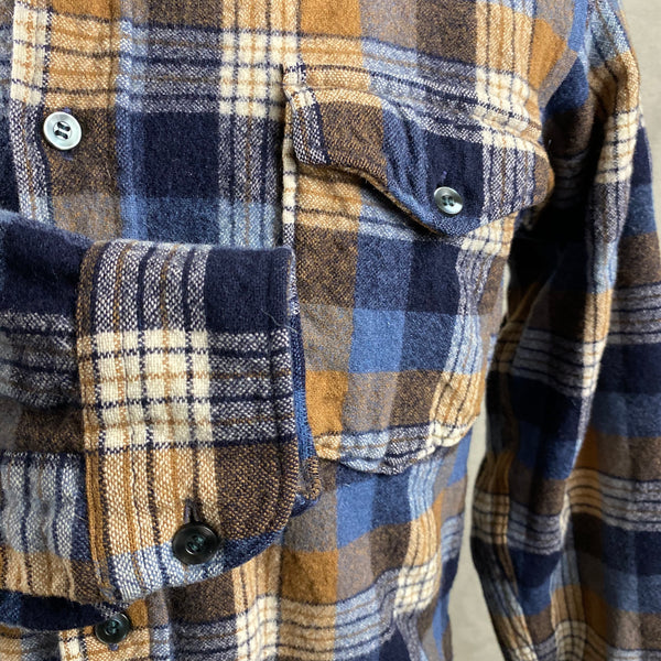 Right Cuff View of Vintage Pendleton Plaid Wool Flannel Shirt SZ 16 1/2