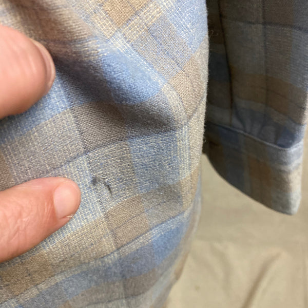 Small Snag on Rear of Vintage Pendleton Board Shirt SZ L