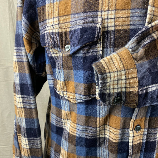 Left Cuff View of Vintage Pendleton Plaid Wool Flannel Shirt SZ 16 1/2