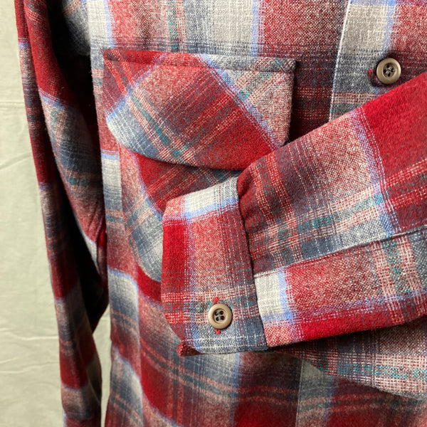 Left Cuff View of Vintage Red/Blue Pendleton Board Shirt SZ M