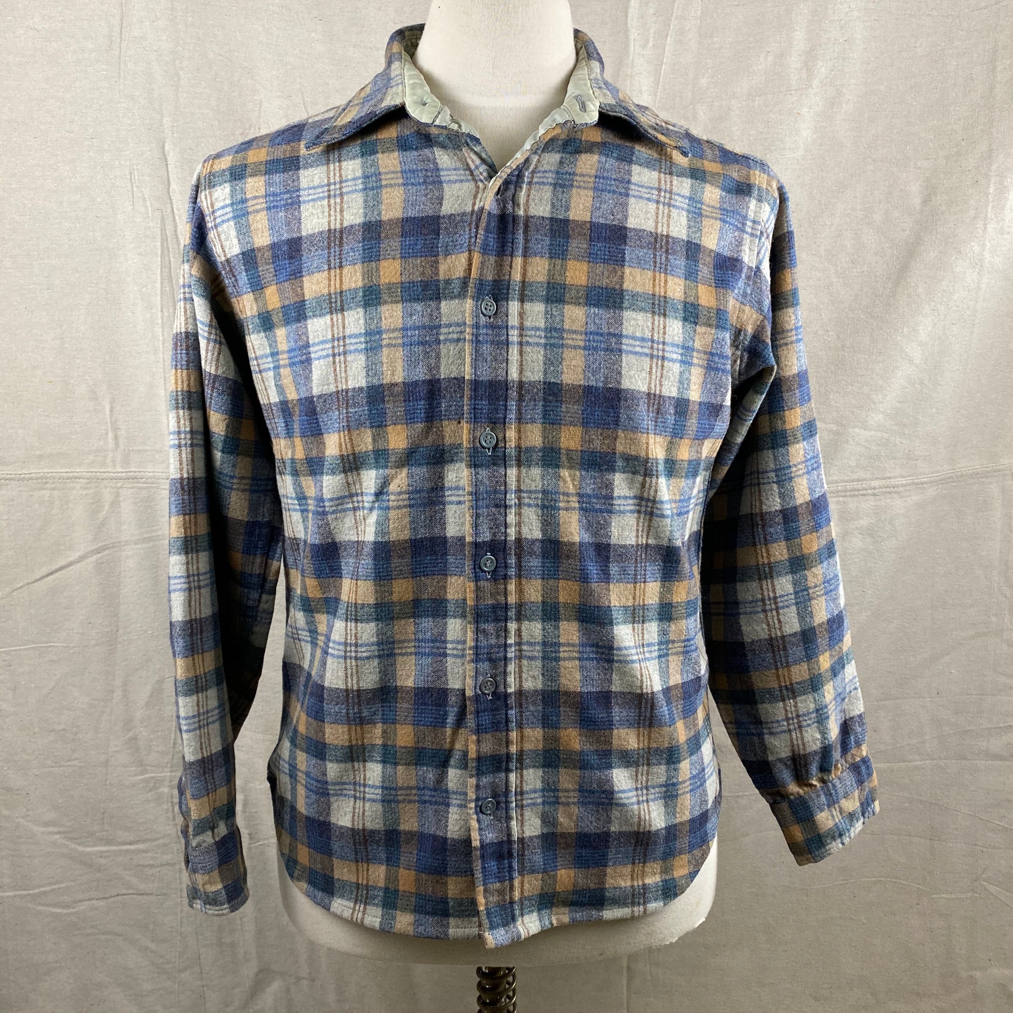 Front View of Vintage Pendleton Blue/Grey Plaid Wool Flannel Shirt SZ M