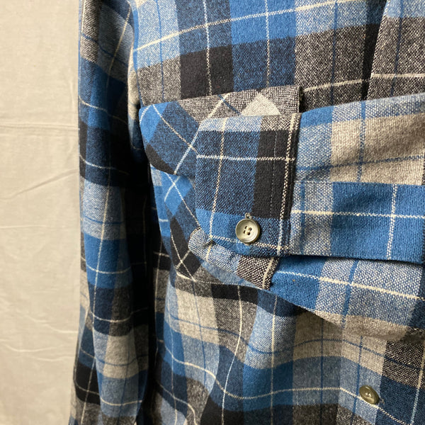Left Cuff View of Vintage Blue/Black Pendleton Board Shirt SZ M