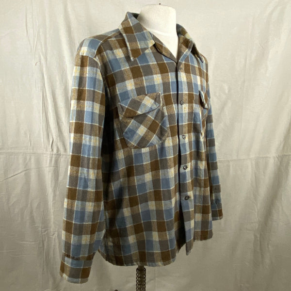 Right Angle View on Vintage Blue & Grey Pendleton Board Shirt SZ XL